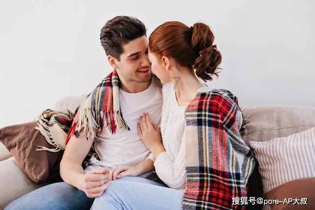 我女朋友属于那种乖乖女,夏天就穿七分裤,冬天就穿牛仔裤,只穿旅游鞋白袜子,我怎么才能让她换一种风格红迪网-尽情分享,极速流畅
